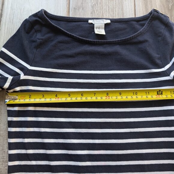 H&M Navy White Striped Long Sleeve Shirt Women’s XS Boatneck Gold Buttons - Picture 7 of 7